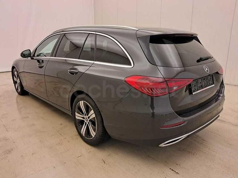 Usado Mercedes C200 163 CV (119 kW) 2023 Negro Familiar