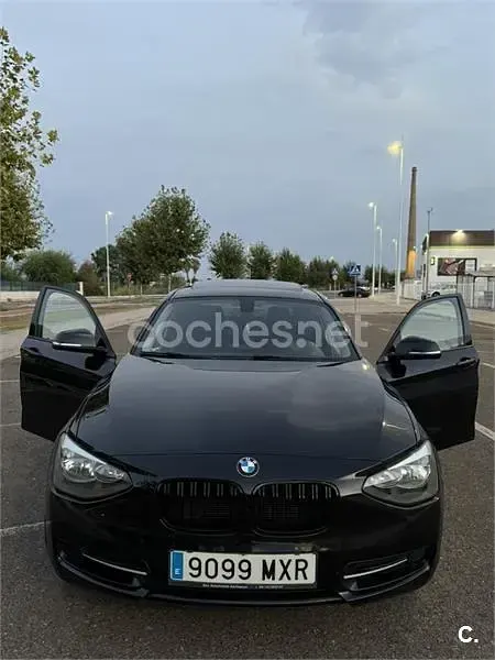 Usado BMW 118 Sport Line 143 CV (105 kW) 2012 Negro Utilitario