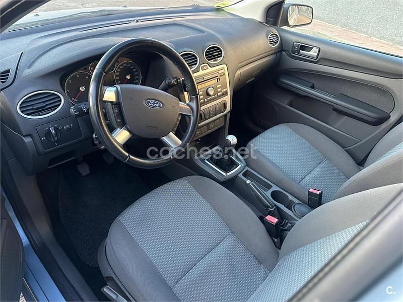 Usado Ford Focus Ambiente 90 CV (66 kW) 2007 Azul Berlina