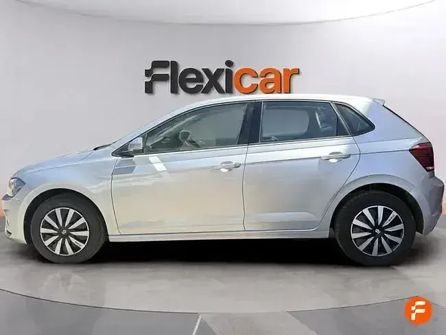 Usado VW Polo Advance 95 CV (69 kW) 2018 Gris Utilitario