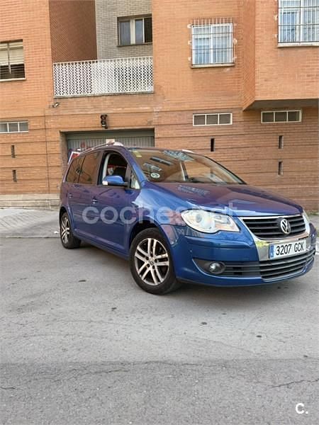 Usado VW Touran Highline 140 CV (102 kW) 2008 Azul Monovolumen
