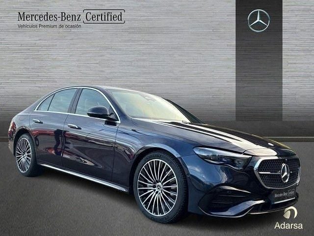 Usado Mercedes E220 AMG line 197 CV (144 kW) 2025 Azul náutico Berlina