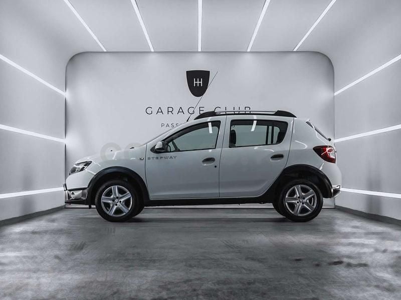 Usado Dacia Sandero Stepway 90 CV (66 kW) 2015 Blanco Berlina