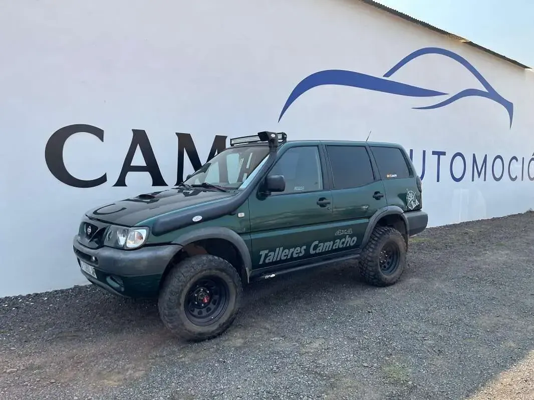 Usado Nissan Terrano Comfort 125 CV (91 kW) 2000 Verde SUV