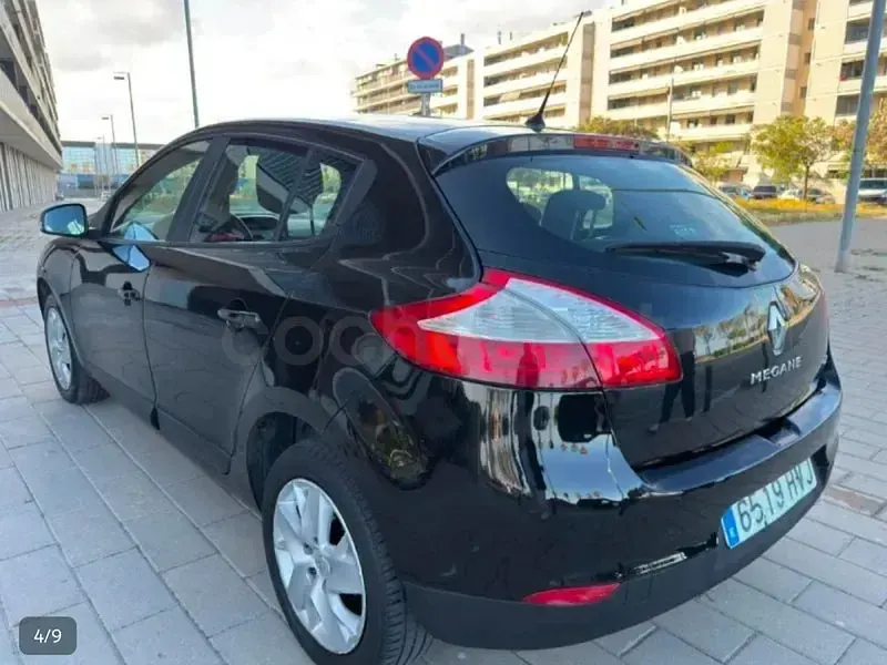 Usado Renault Mégane LIMITED 110 CV (80 kW) 2014 Negro Berlina