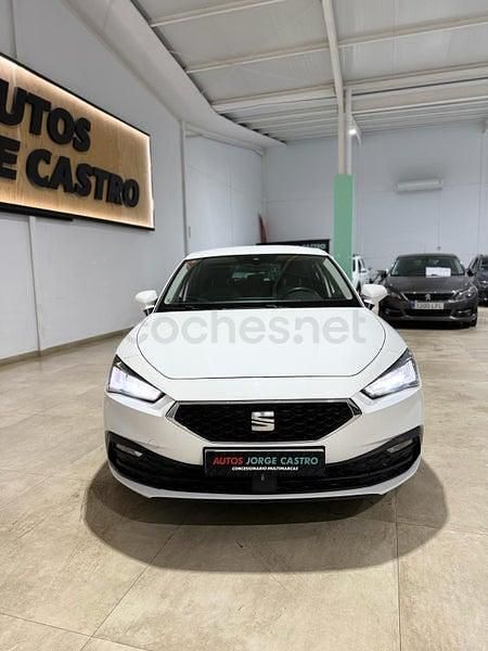 Usado Seat Leon Style 115 CV (84 kW) 2021 Blanco Berlina
