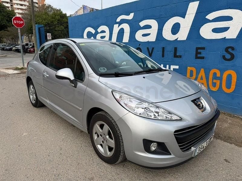 Usado Peugeot 207 Sport 70 CV (51 kW) 2010 Gris / plata Berlina