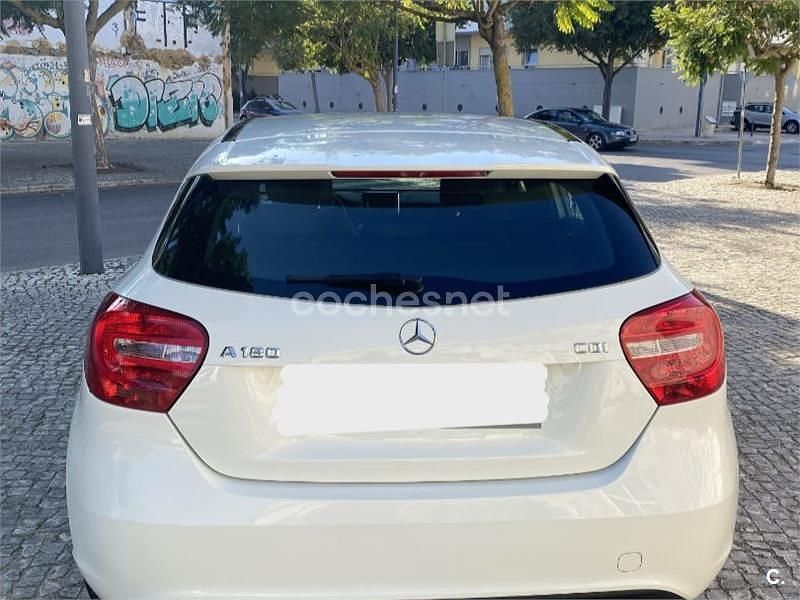 Usado Mercedes A180 Urban 109 CV (80 kW) 2013 Blanco Berlina