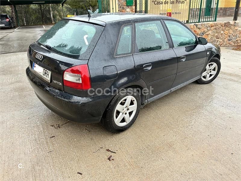 Usado Audi A3 Ambiente 100 CV (73 kW) 2002 Negro Utilitario