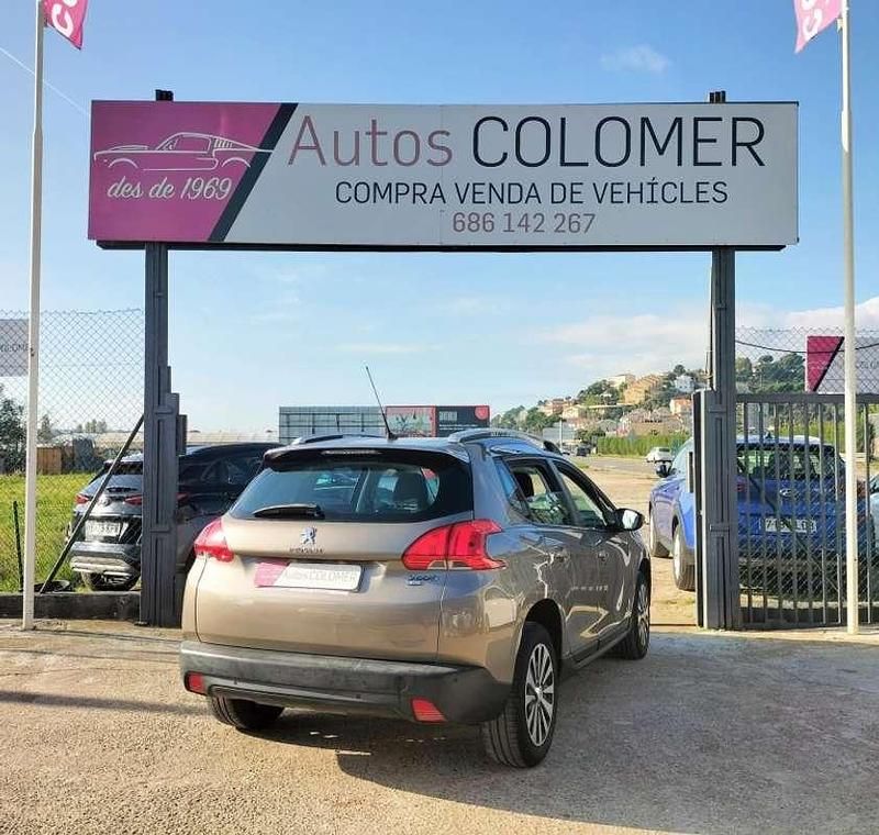 Usado Peugeot 2008 Active 92 CV (67 kW) 2014 Marrón SUV
