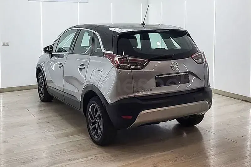 Usado Opel Crossland X Edition 102 CV (75 kW) 2019 Gris / plata SUV