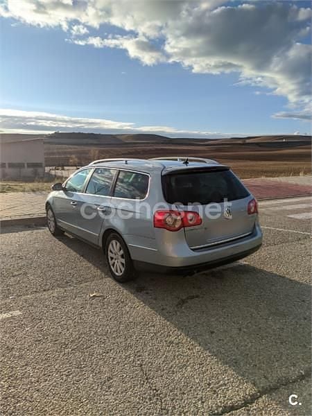 Usado VW Passat Highline 140 CV (102 kW) 2006 Azul Familiar
