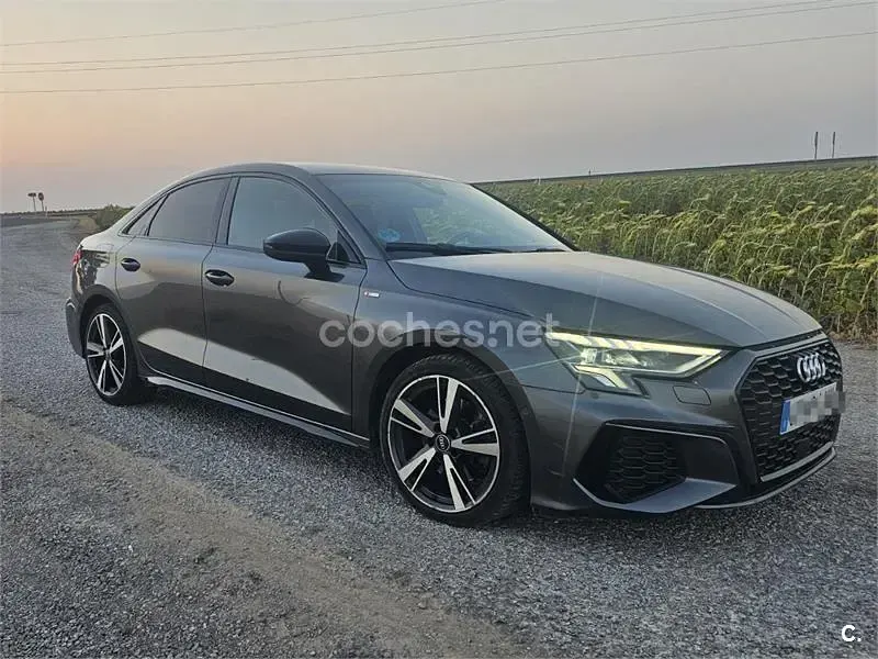 Usado Audi A3 S-Line 150 CV (110 kW) 2021 Gris / plata Berlina