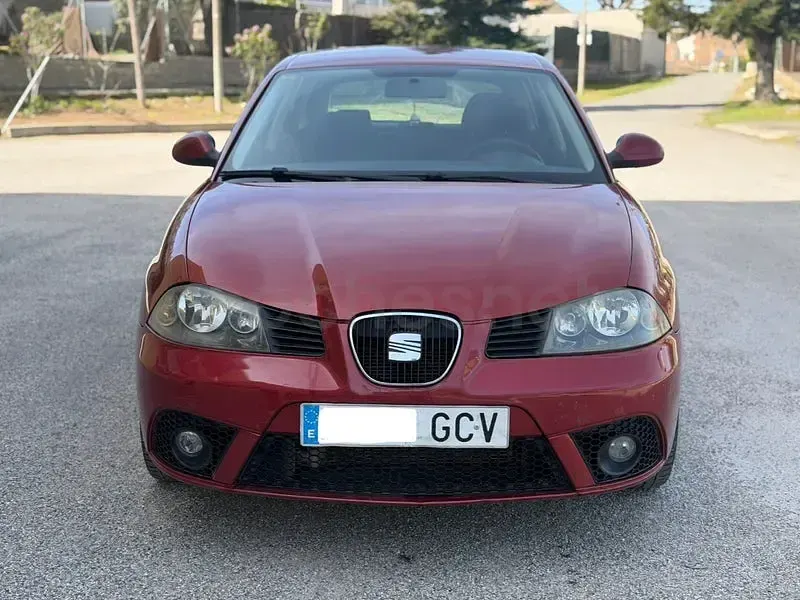 Begagnad Seat Ibiza Reference 105 HK (77 kW) 2008 Röd Sedan