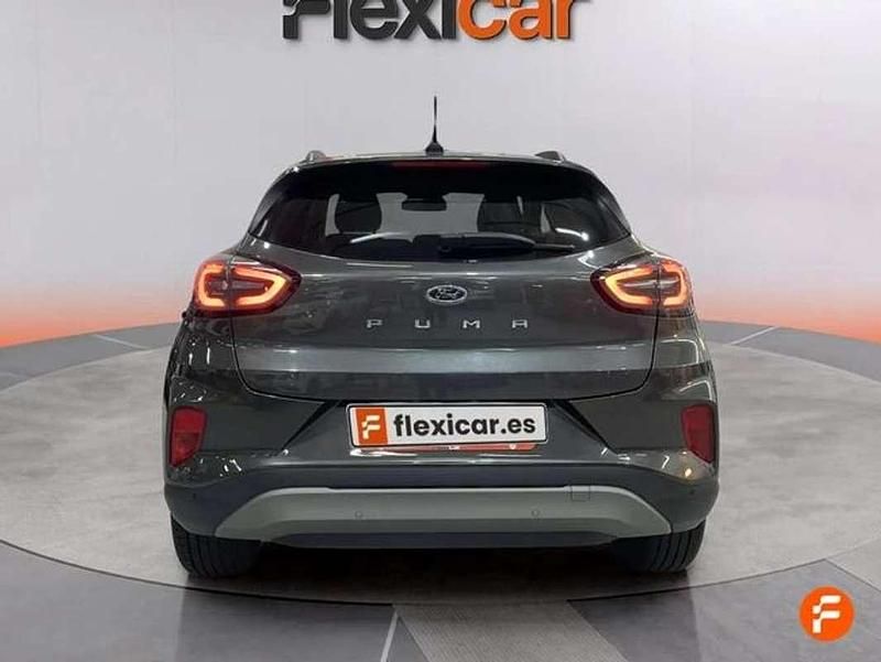 Usado Ford Puma Titanium 125 CV (91 kW) 2021 Gris SUV