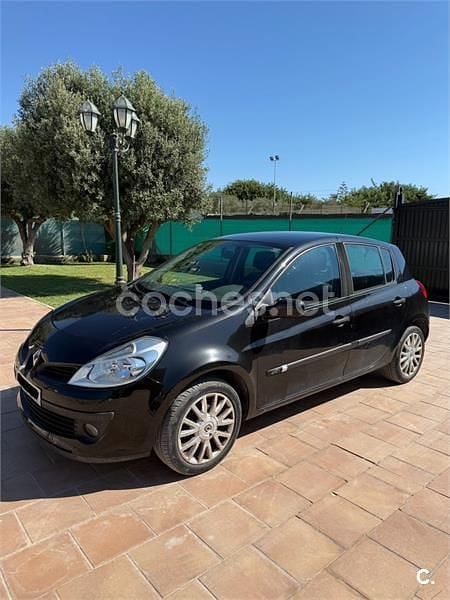 Negro Usado 2006 Renault Clio II Dynamique Berlina | 4500 € (Un poco caro) - Imagen 1/3