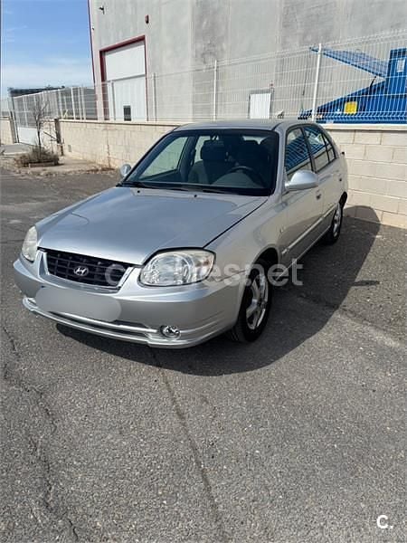 Gris / plata Usado 2005 Hyundai Accent GLS Berlina | 3000 € - Imagen 1/4