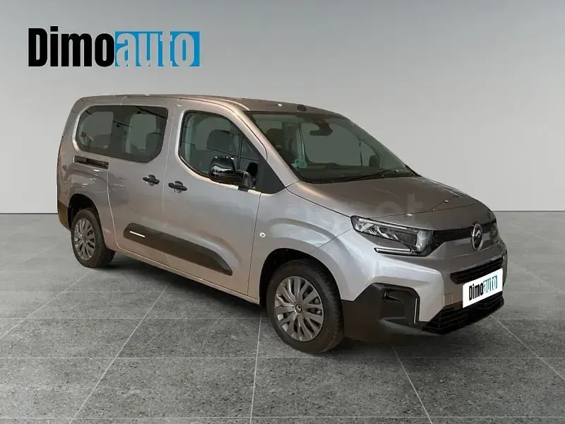 Usado Citroën Berlingo 130 CV (95 kW) 2025 Gris / plata Monovolumen
