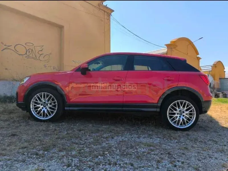 Usado Audi Q2 Design 116 CV (85 kW) 2017 Rojo SUV