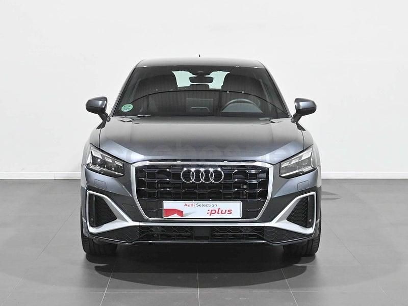 Usado Audi Q2 Ambiente 150 HP (110 kW) 2025 Cinzento SUV