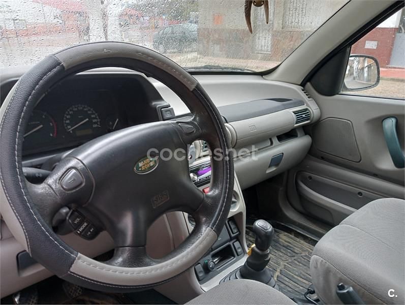 Usado Land Rover Freelander 110 CV (80 kW) 2000 Gris / plata SUV
