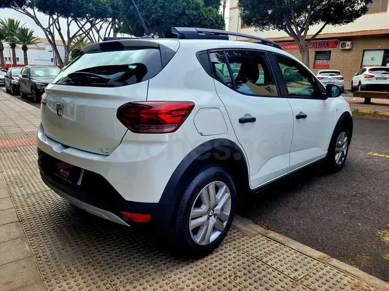 Usado Dacia Sandero Essentiel 91 CV (66 kW) 2022 Blanco Berlina