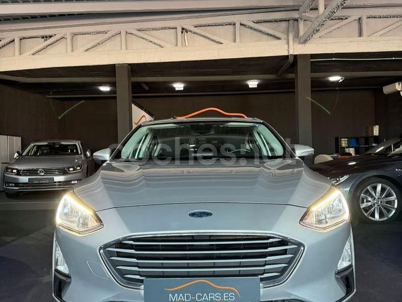 Usado Ford Focus Active 120 CV (88 kW) 2019 Gris / plata Familiar