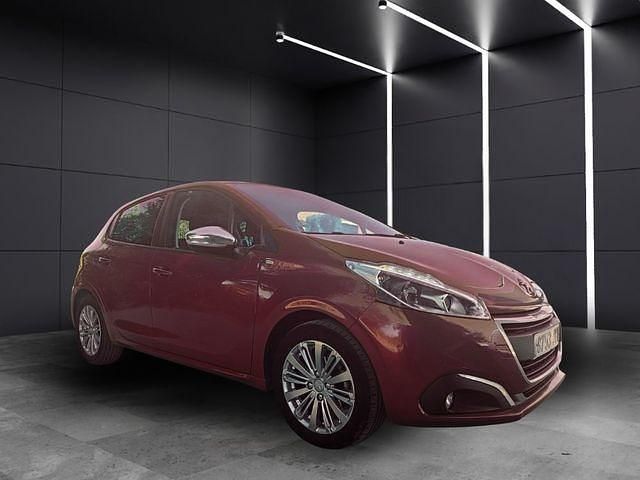 Usado Peugeot 208 Style 82 CV (60 kW) 2017 Rojo Utilitario