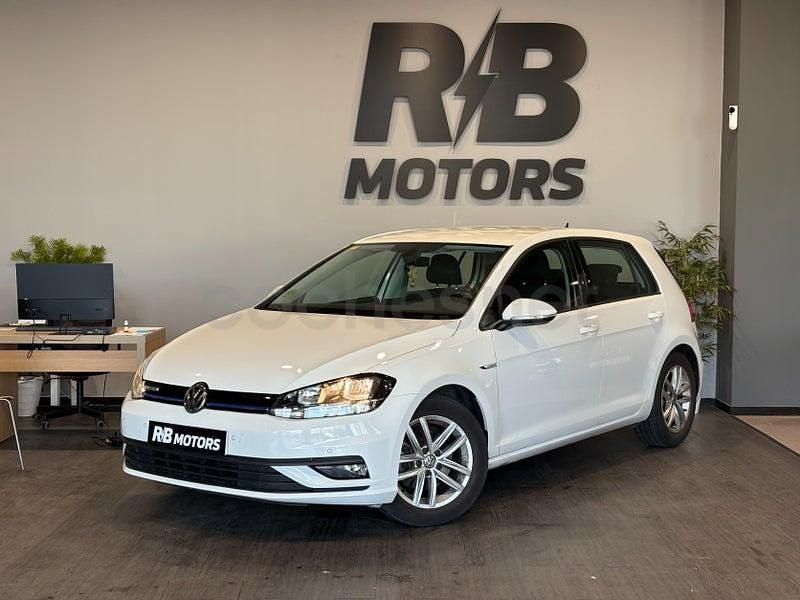 Usado VW Golf VIII Advance 130 CV (95 kW) 2020 Blanco Berlina