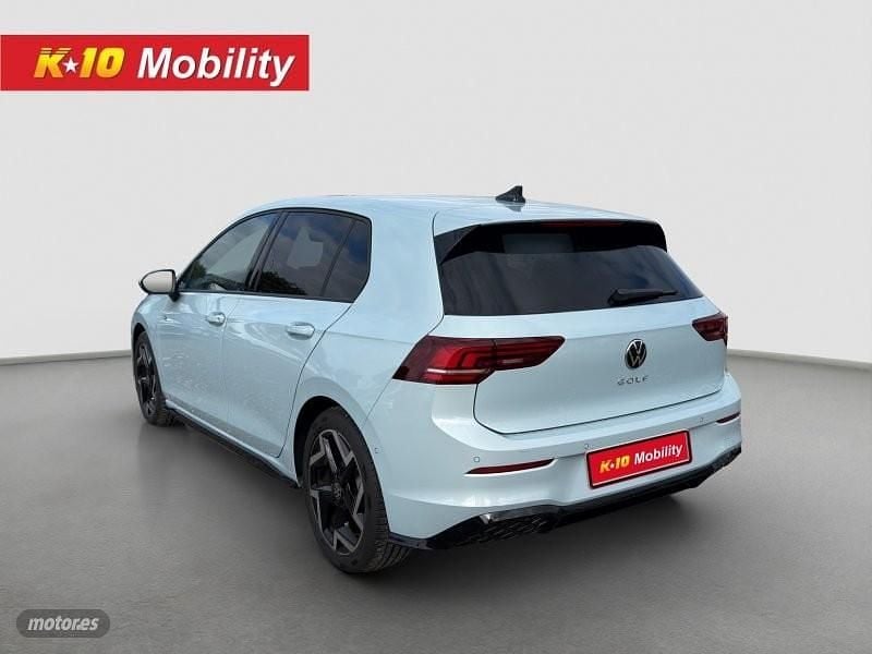 Usado VW Golf R-line 150 CV (110 kW) 2025 Azul claro Coupe