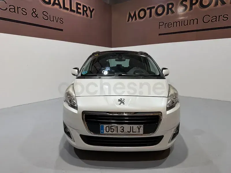 Usado Peugeot 5008 Active 120 CV (88 kW) 2016 Blanco Monovolumen