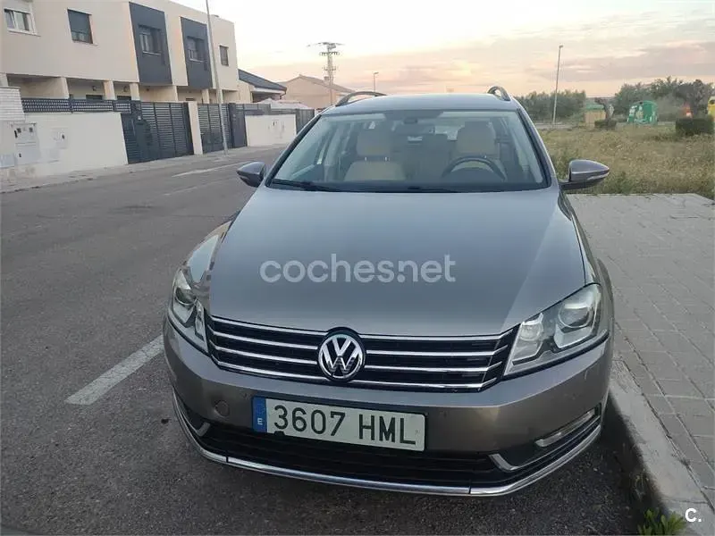 Usado VW Passat Edition 140 CV (102 kW) 2012 Beige Familiar