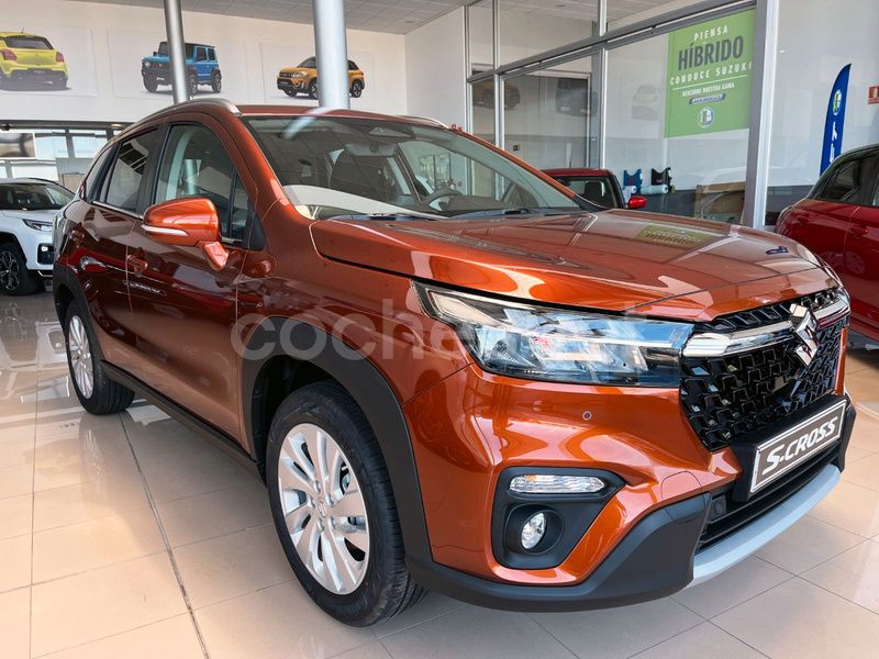Marrón Nuevo 2025 Suzuki SX4 S-Cross SUV | 25.700 € (Precio justo) - Imagen 1/4