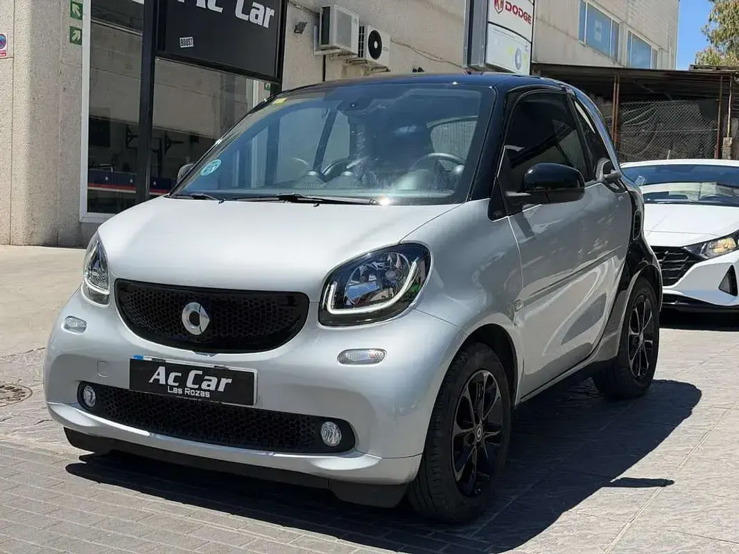 Usado Smart ForTwo Coupé Passion 90 CV (66 kW) 2017 Gris Coupe