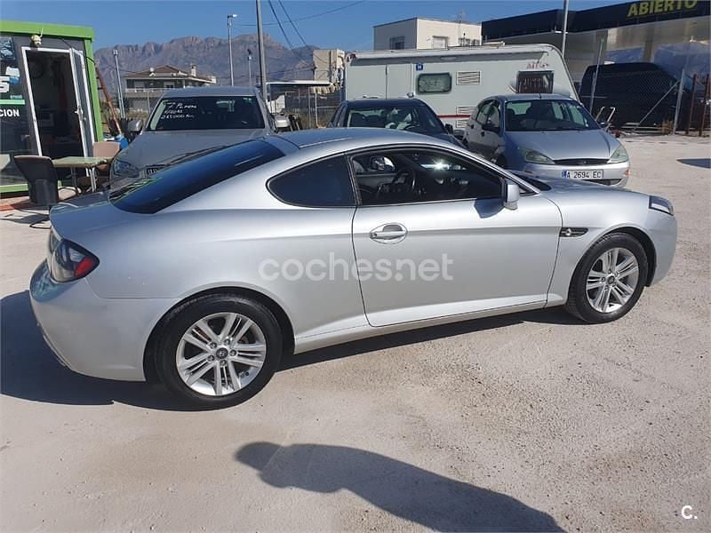 Usado Hyundai Coupé 105 CV (77 kW) 2009 Gris / plata Coupe