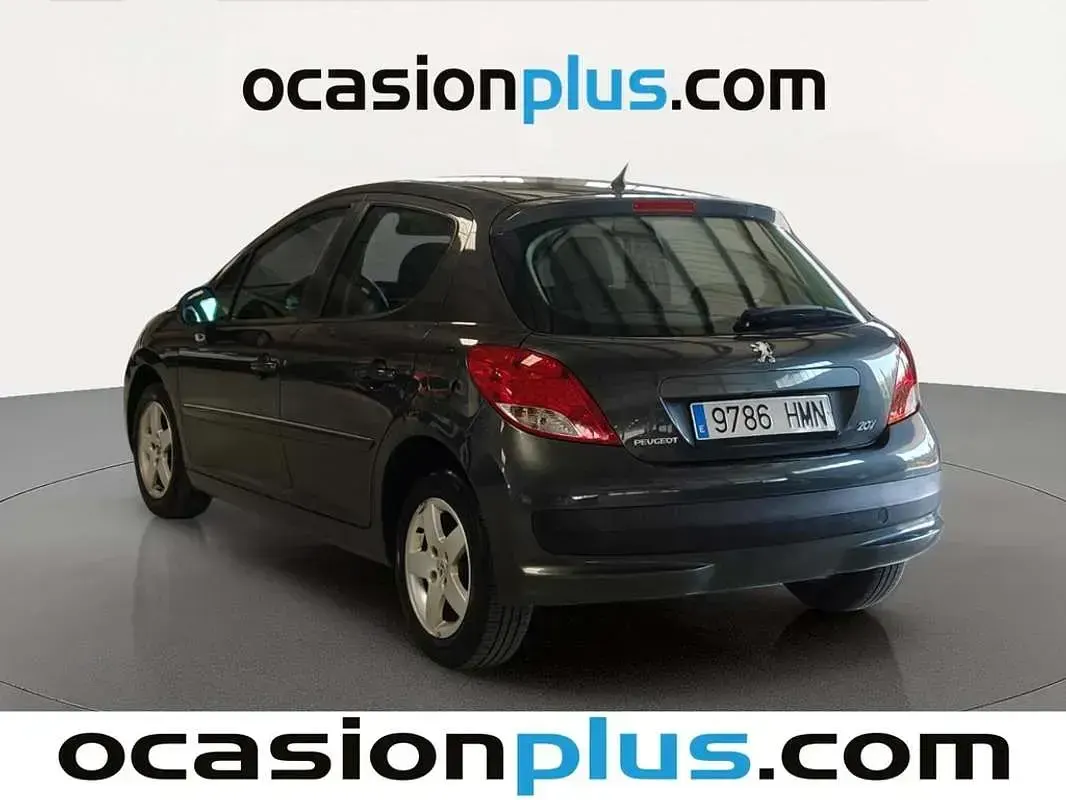 Usado Peugeot 207 Active 70 CV (51 kW) 2012 Gris Utilitario