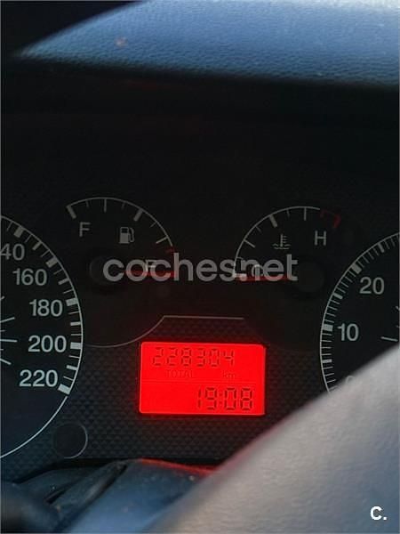 Usado Fiat Grande Punto Active 77 CV (56 kW) 2006 Gris / plata Utilitario
