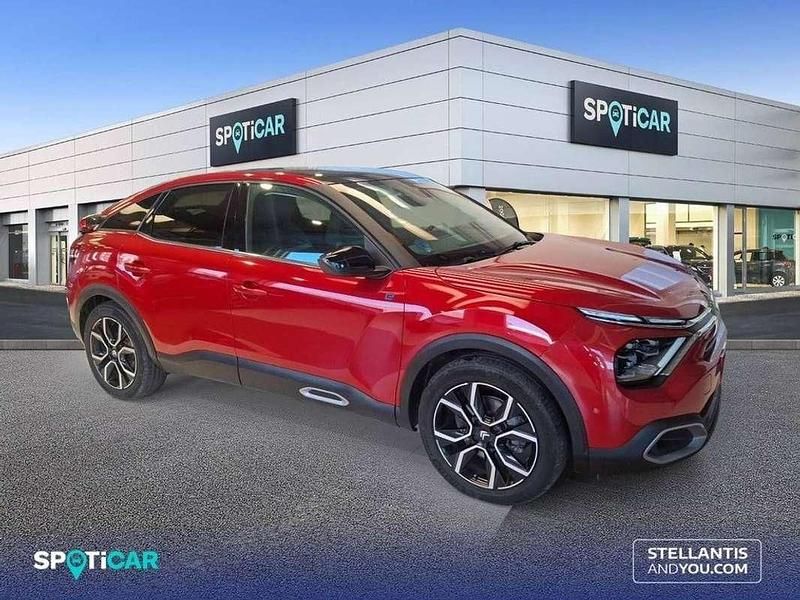 Usado Citroën e-C4 Shine 100 kW (137 CV) 2024 Rojo Berlina