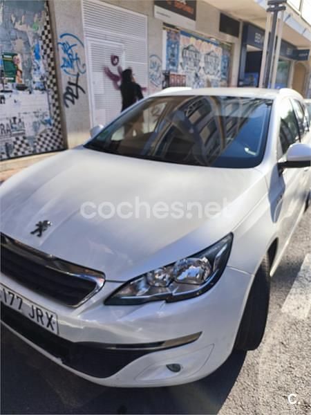 Usado Peugeot 308 SW Active 120 CV (88 kW) 2016 Blanco Familiar