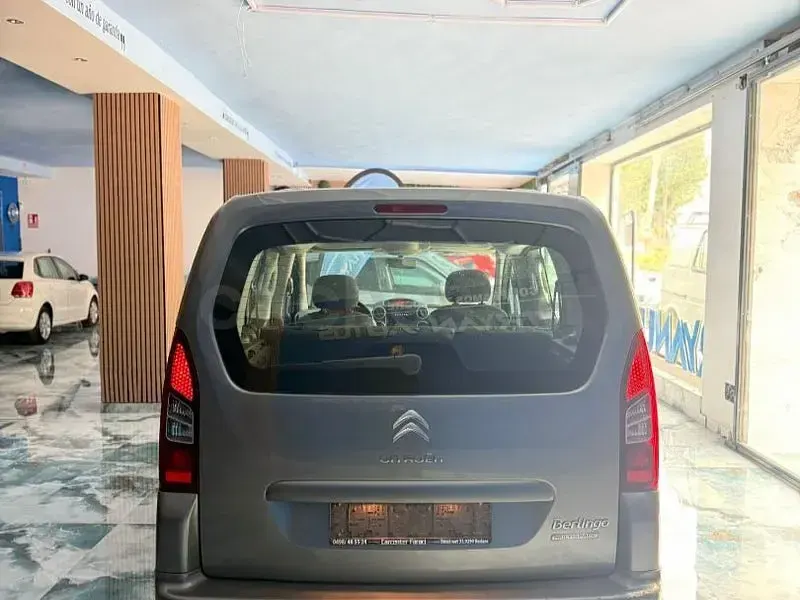 Usado Citroën Berlingo Seduction 92 CV (67 kW) 2014 Beige Monovolumen