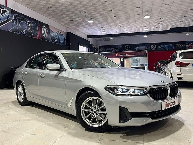 Usado BMW 520 Comfort Edition 190 HP (139 kW) 2021 Cinzento Sedan