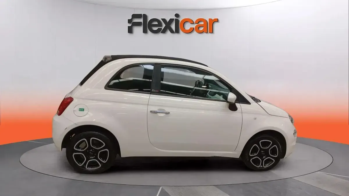 Usado Fiat 500 Club 71 CV (52 kW) 2023 Blanco Descapotable