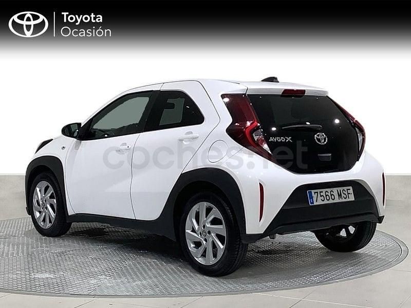 Usado Toyota Aygo X Play 72 CV (52 kW) 2024 Blanco SUV