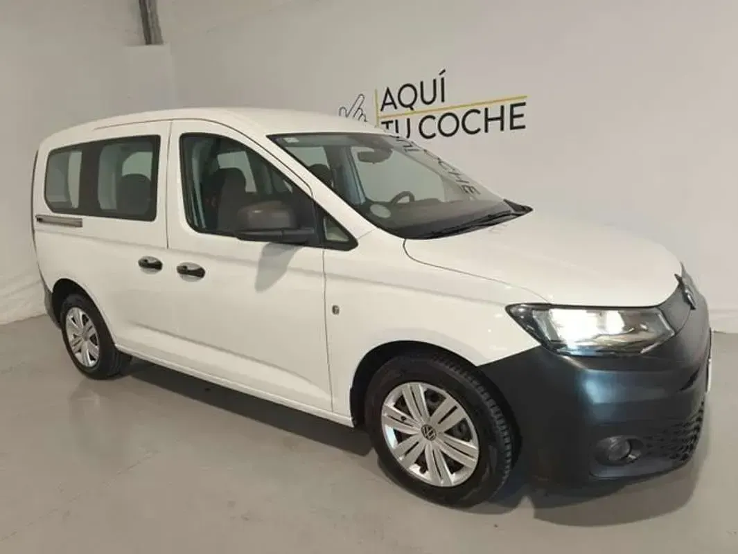 Usado VW Caddy 102 CV (75 kW) 2021 Blanco Monovolumen