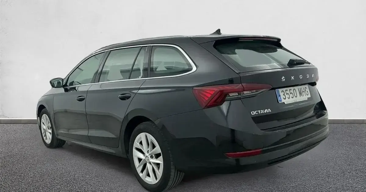 Usado Skoda Octavia Ambition 150 CV (110 kW) 2023 Familiar