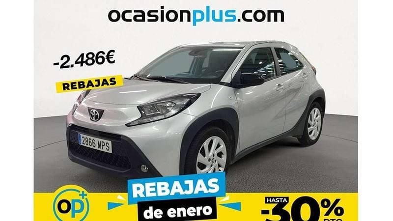 Gris Usado 2024 Toyota Aygo Play Utilitario | 12.864 € (Precio justo) - Imagen 1/4