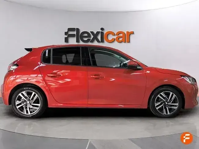 Usado Peugeot 208 Allure 100 CV (73 kW) 2020 Rojo Utilitario