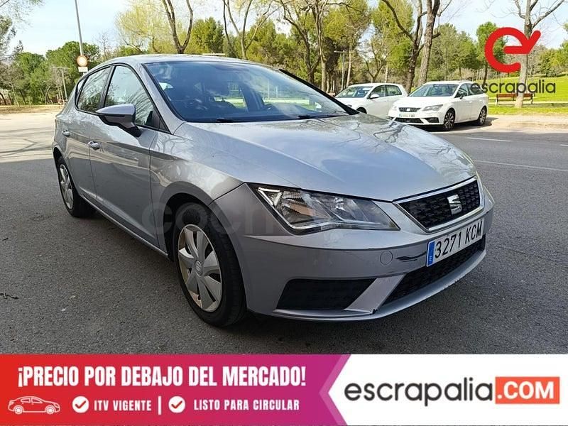 Usado Seat Leon Reference 115 CV (84 kW) 2017 Gris / plata Berlina