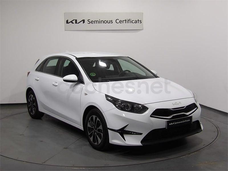 Usado Kia Ceed 100 CV (73 kW) 2025 Blanco Utilitario