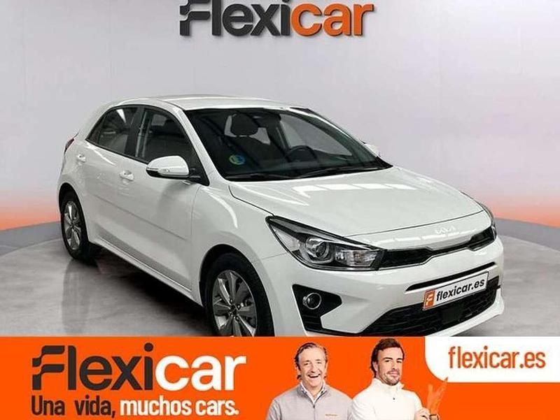Blanco Usado 2022 Kia Rio 2 Berlina | 13.490 € (Precio justo) - Imagen 1/4